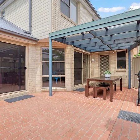 Spacious Modern Walk To The Beach Nelson Bay Exterior photo