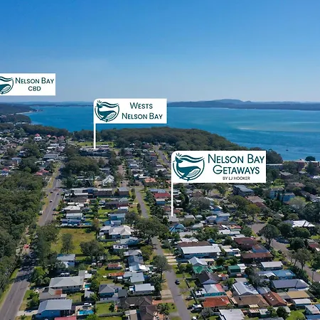 Spacious Modern Walk To The Beach Nelson Bay Exterior photo