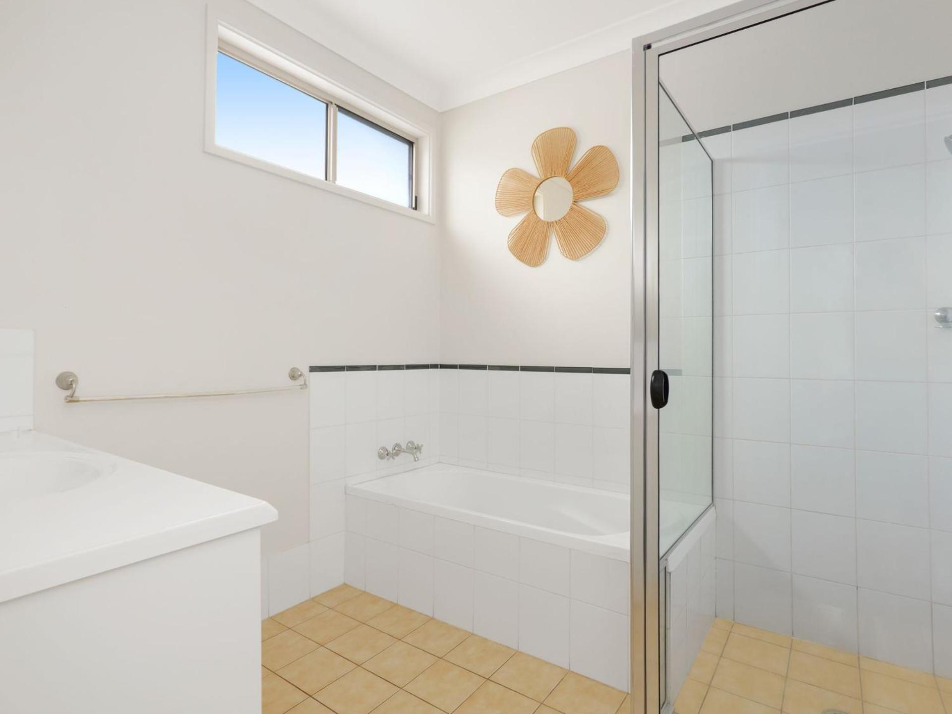 Holiday home Spacious Modern Walk To The