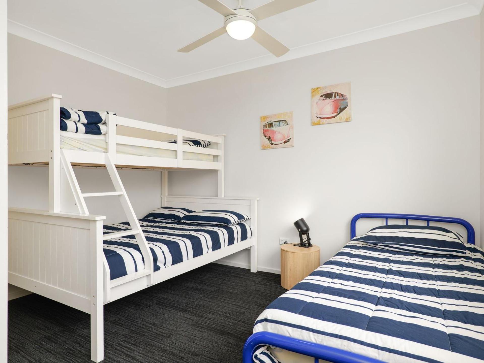 Spacious Modern Walk To The