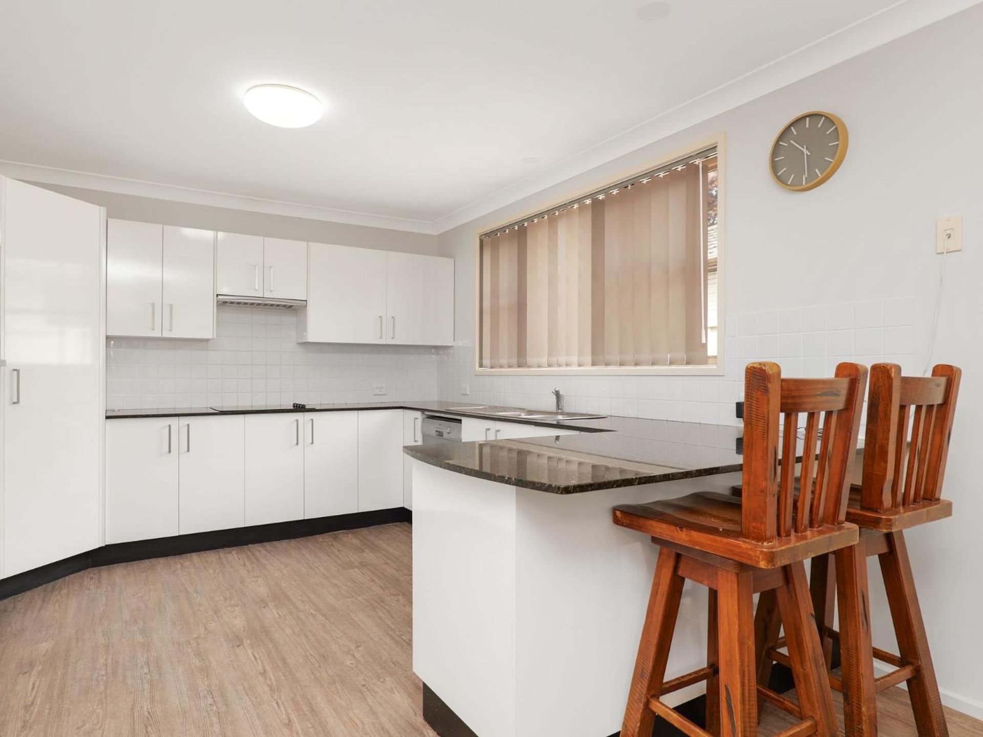Spacious Modern Walk To The Holiday home Nelson Bay